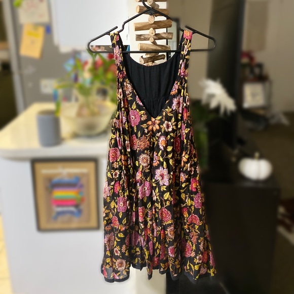 Offers are Welcomed! Free People dress- floral, flowy dress size xs. - Picture 3 of 10